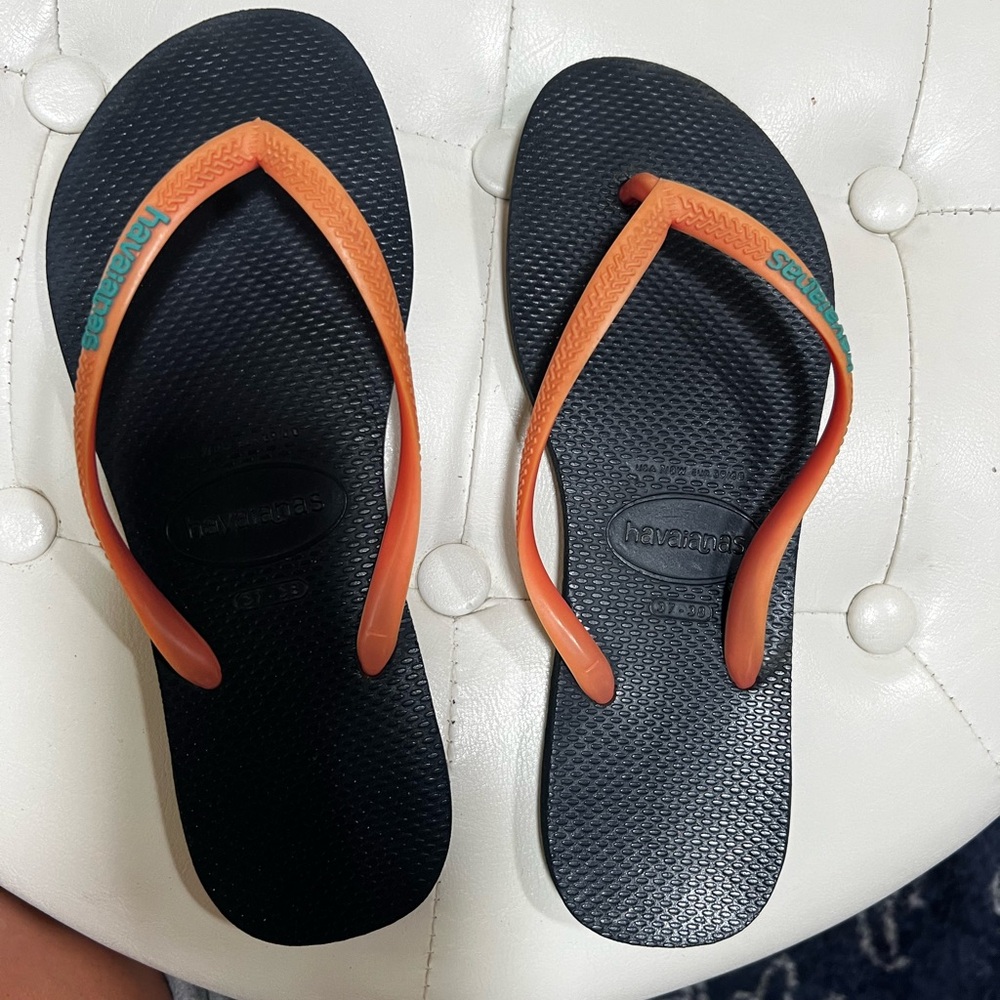 37-38 Coral & dark navy Havianna flip flops.